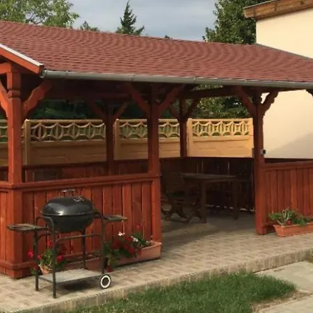 شقة Horvath Apartmanhaz
